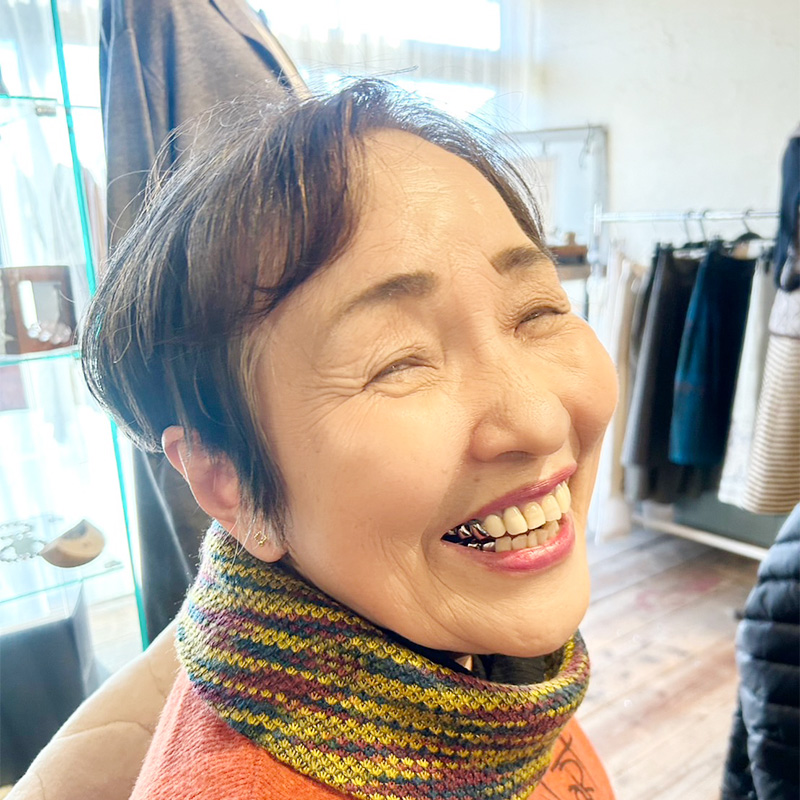 耳つぼジュエリーで最高の笑顔